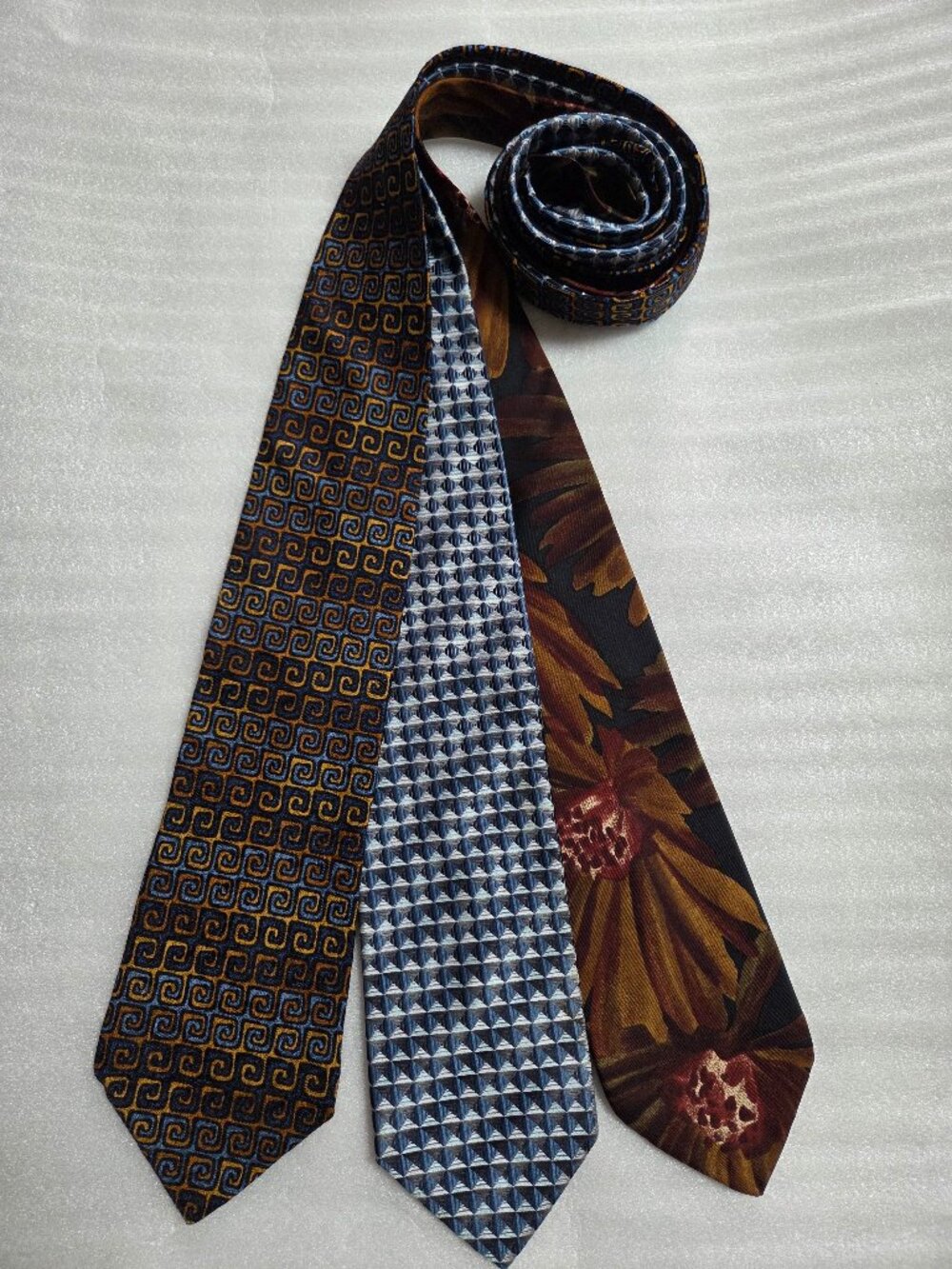 Classic Italian Silk Ties Lot of 3 (Pavia, Paco Rabanne, Pronto Uomo)  Timeless